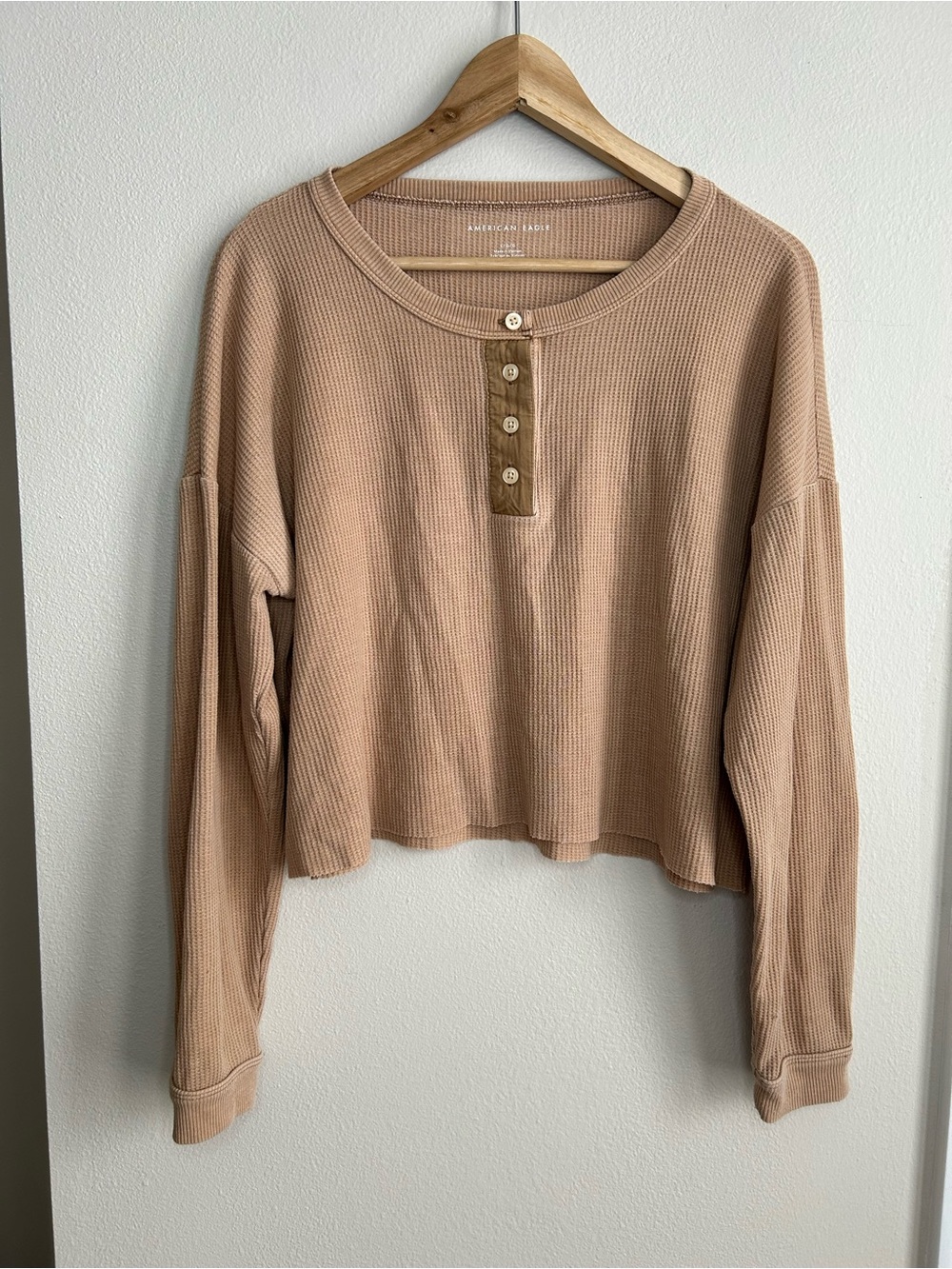American Eagle Waffle Knit Cropped Long-Sleeve Henley T-Shirt Tan Size L